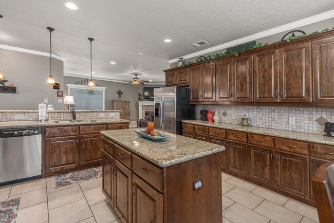 Building Photo - 131 Roucourt Loop