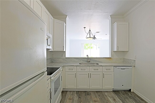 Building Photo - 3629 Pine Oak Cir