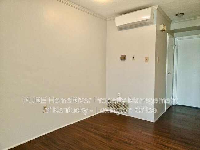 Building Photo - 1685 Alexandria Dr