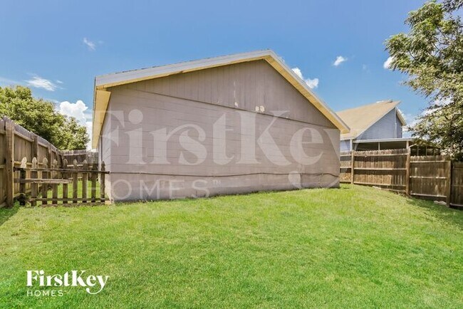 Building Photo - 7511 Groveoak Dr