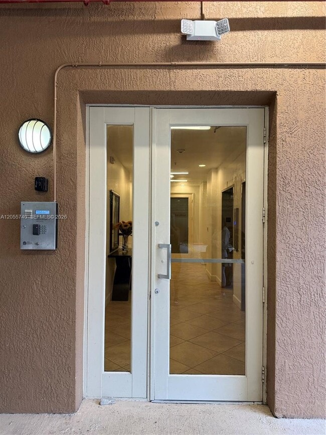 Building Photo - 2630 SW 28th St