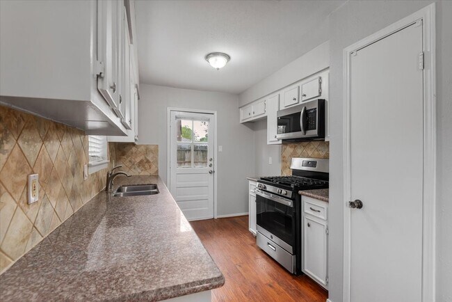 Building Photo - 29414 Sedgefield St