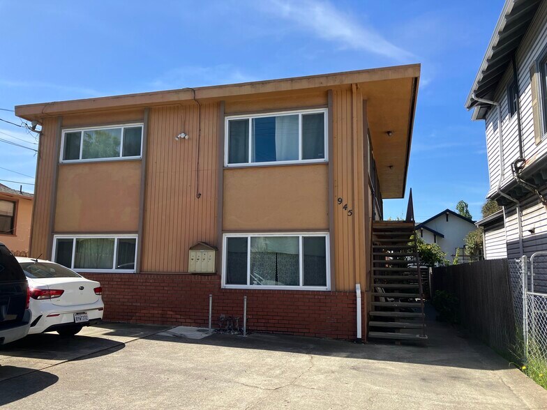 Building Photo - 945 40th St