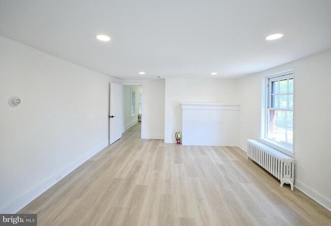 Building Photo - 14 W Bridge St