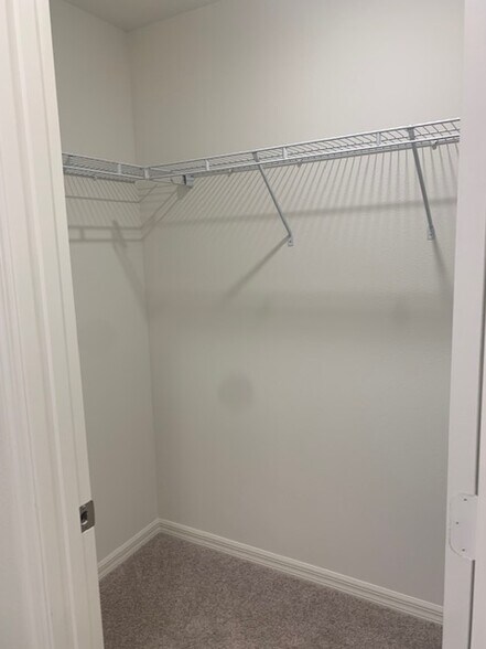 Building Photo - 3452 Barringer Dr SE