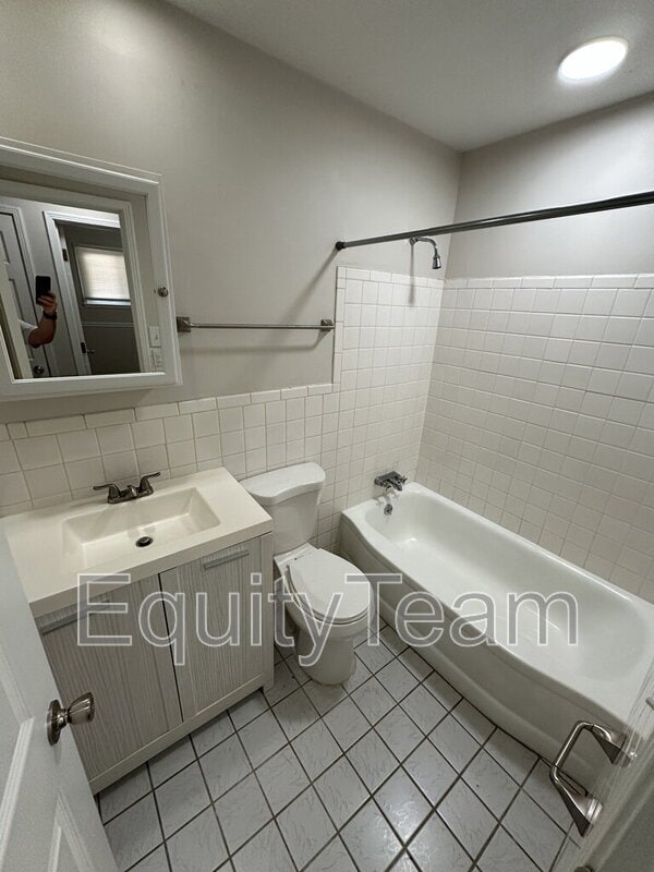 Building Photo - 7833 Kirkland Dr