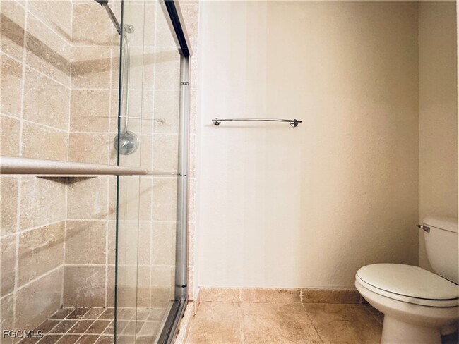 Building Photo - 13100 Bella Casa Cir