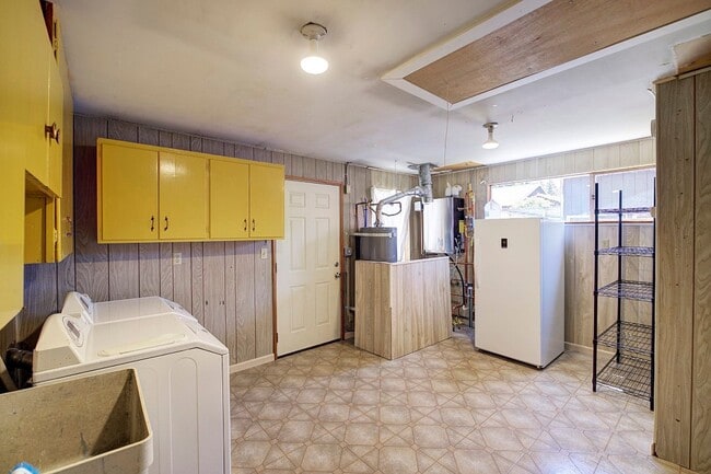 Building Photo - 3Bd/1.75Ba Edmonds House