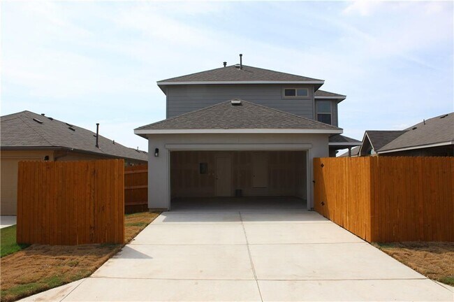 Building Photo - 1409 Bess Cove
