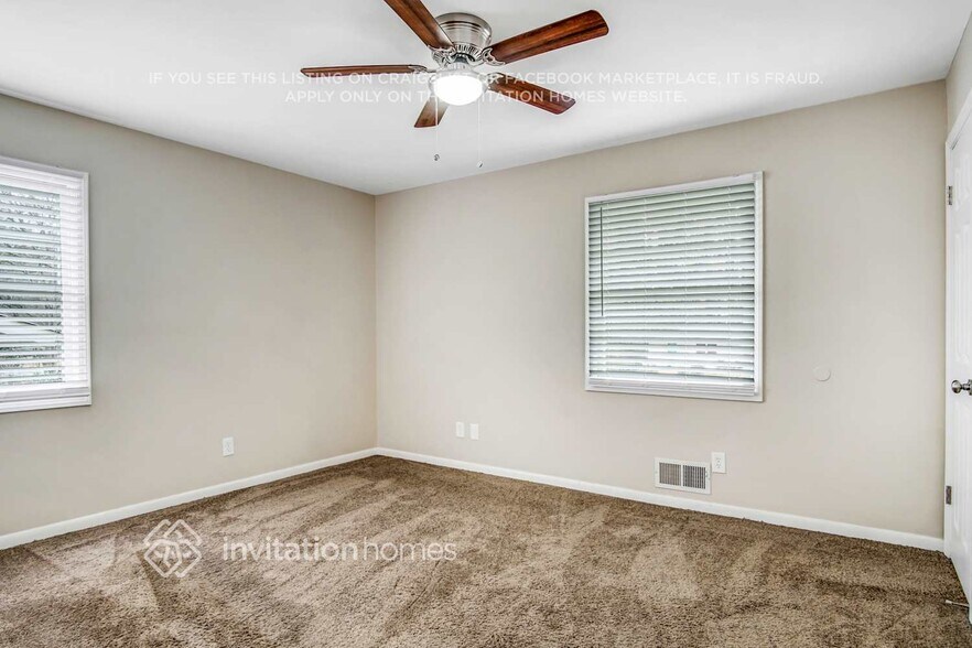 Building Photo - 2407 Cresta Dr