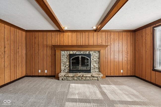 Building Photo - 218 W Main St