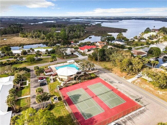 Building Photo - Islands Community Condo