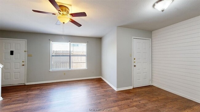 Building Photo - 2803 Longmire Dr