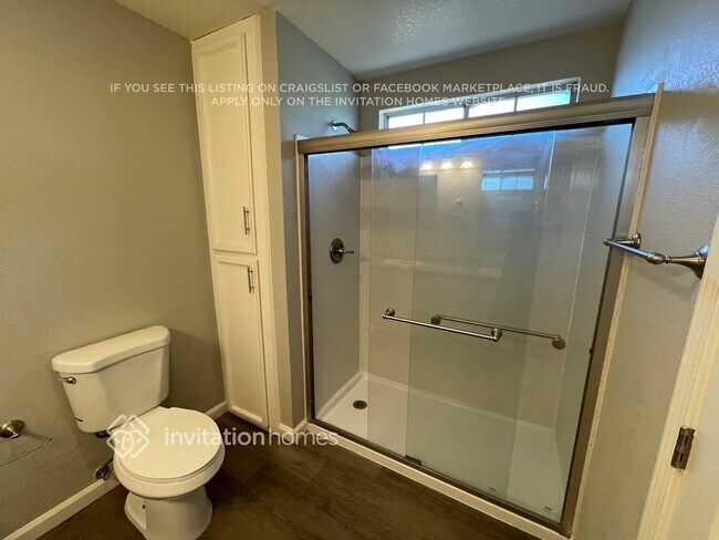 Building Photo - 850 Thetford Pl