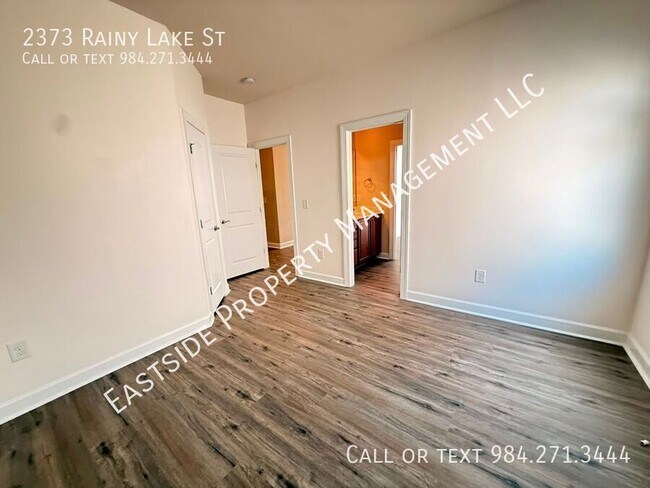 Building Photo - 2373 Rainy Lake St