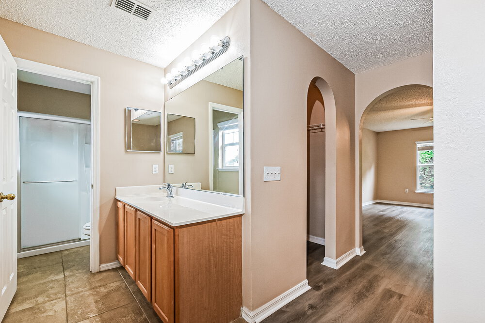 Building Photo - 239 Pleasant Gardens Dr