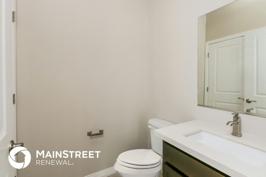 Building Photo - 2000 N 36th St