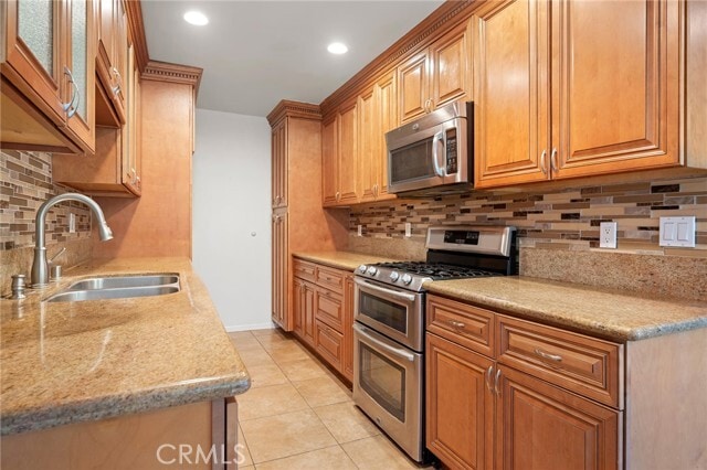 Building Photo - 570 W Stocker St