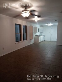 Building Photo - 2 bedroom and 1 bathroom unit ready to mov...