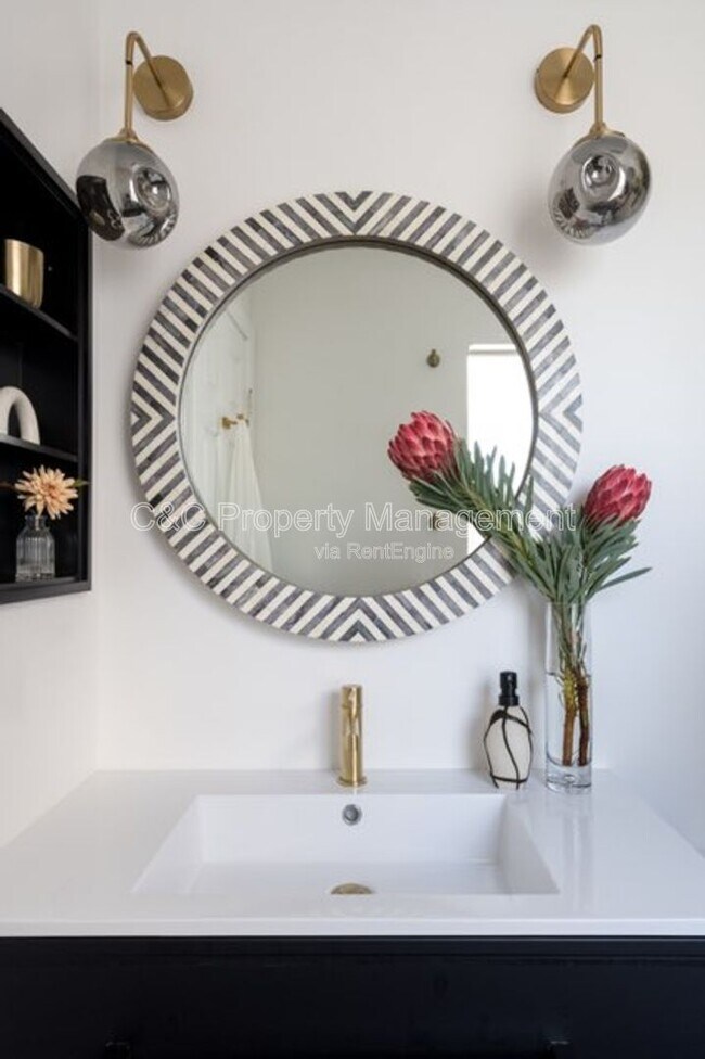 Building Photo - 5234 Chariton Ave