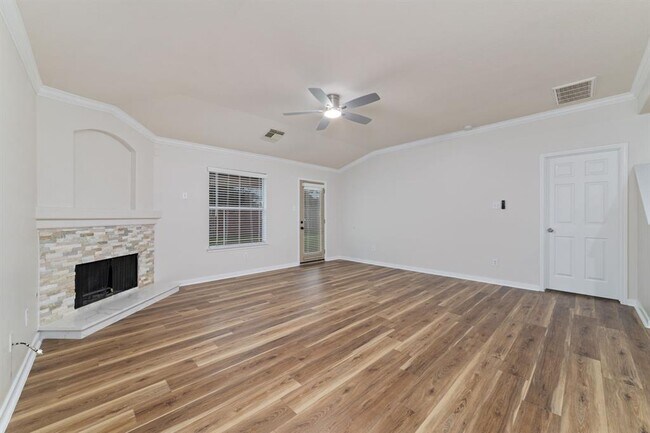 Building Photo - 26610 Marble Falls Bend
