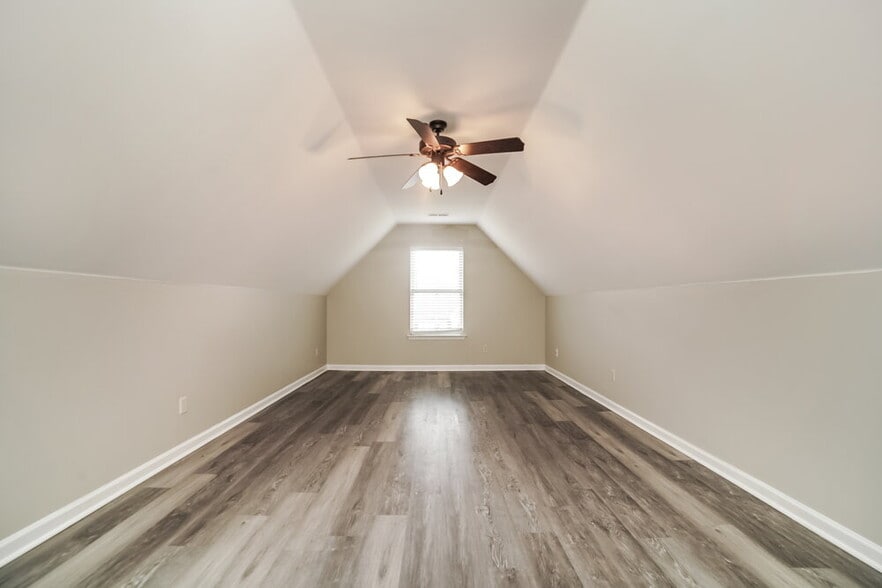 Building Photo - 797 Fairway Pointe Cove W