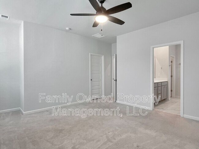 Building Photo - 420 W Respite Ln