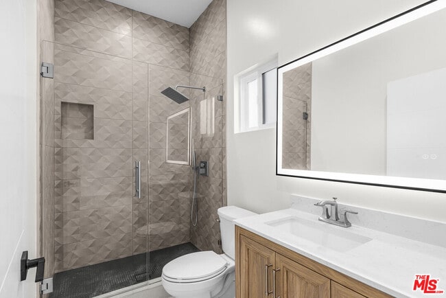 Building Photo - 5127 Don Pio Dr