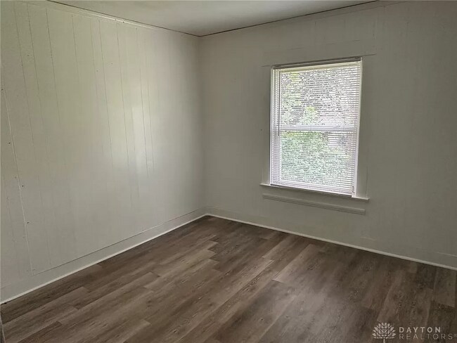 Building Photo - 11 Grove Ave