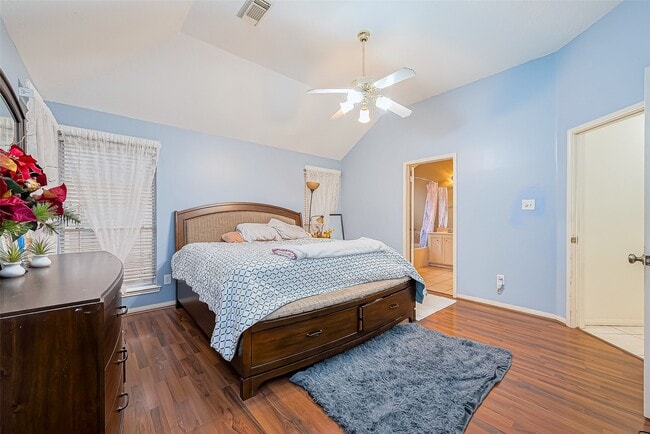 Building Photo - 10323 Emerald Pine Dr