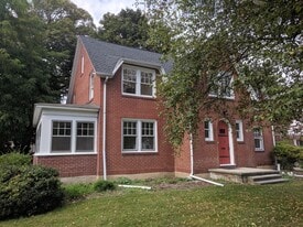 Building Photo - 245 E Hamilton Ave