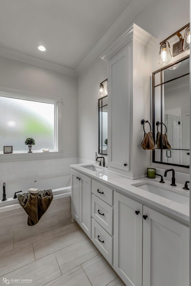 Building Photo - Gorgeous 3 bed 3 bath home for lease | Nor...