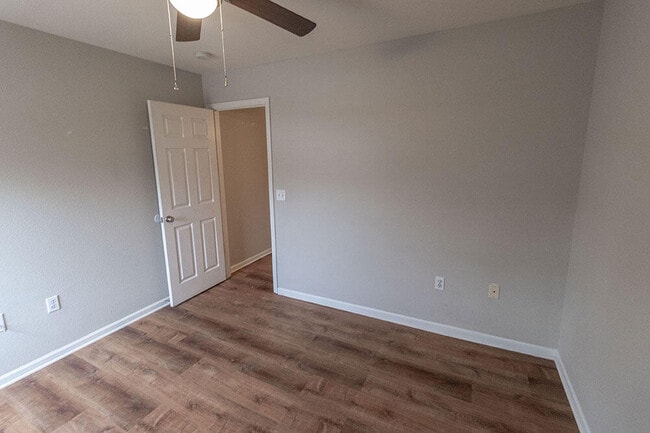 Building Photo - 1323 Godas Cir