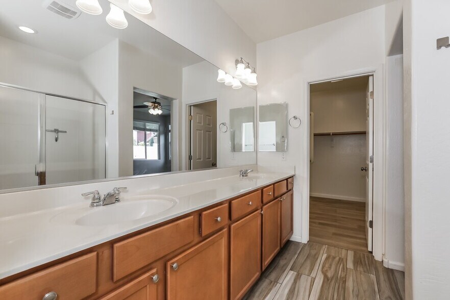 Building Photo - 7414 E Onza Ave