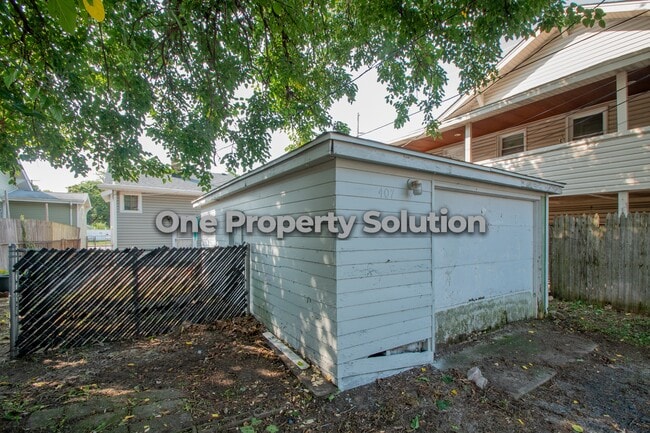 Building Photo - 407 Kenwood St