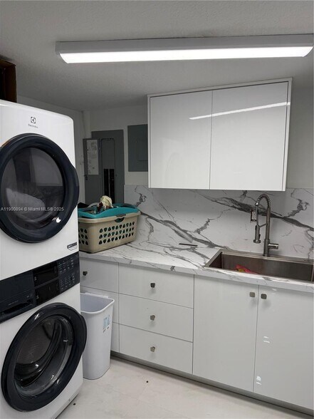 Building Photo - 12525 SW 187th Ter