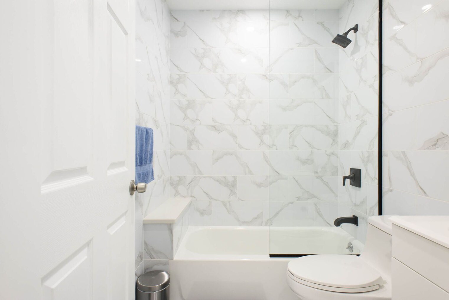 Building Photo - 240e E 75th St