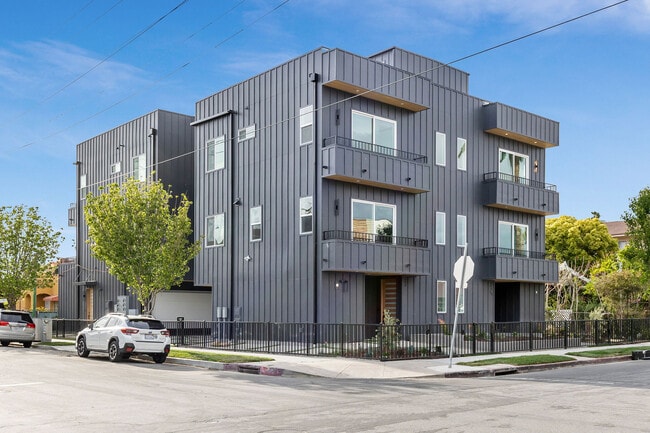 Building Photo - 603 N Harvard Blvd