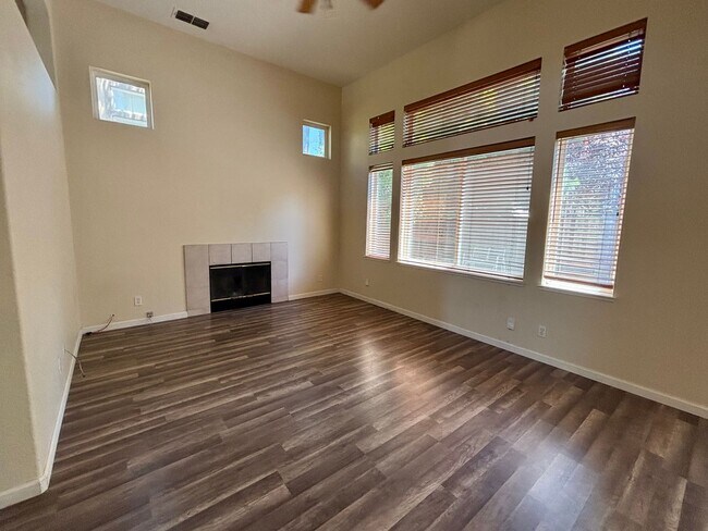 Building Photo - 1830 Highland Way