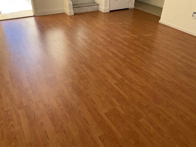 Building Photo - 5726 Roundrock Dr