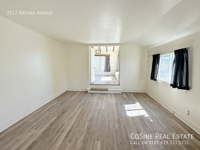 Building Photo - 2517 Oxford Ave