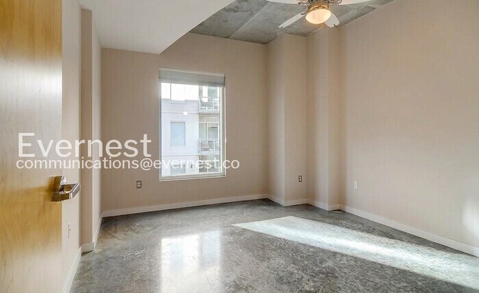 Building Photo - 600 12th Ave S
