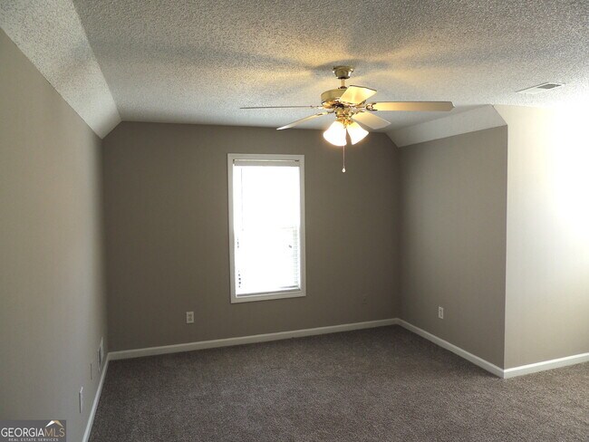 Building Photo - 70 Vinny's Terrace