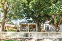 Building Photo - 1561 Yates St