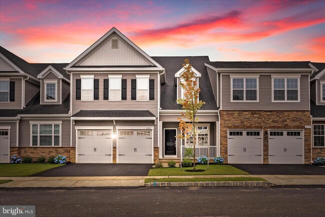 Building Photo - 4403 Thompson Dr