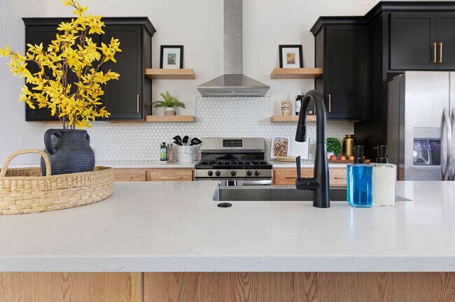 Building Photo - 911 Ramsey St