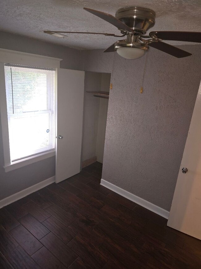 Building Photo - Everything You Need 2 Bedroom Home