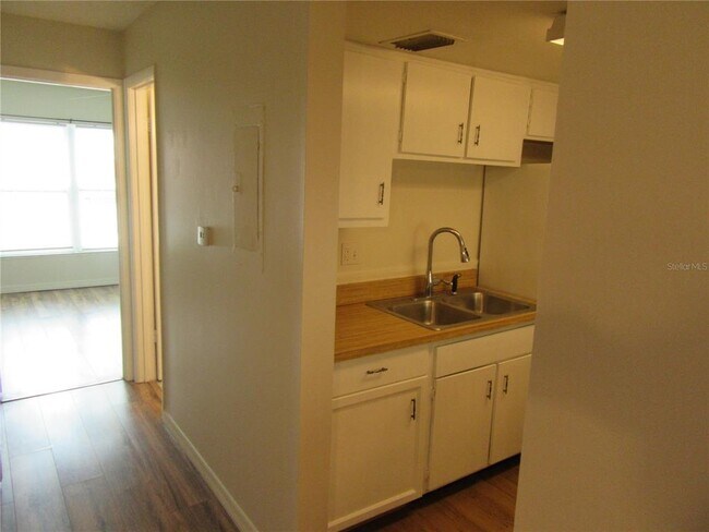 Building Photo - 1024 82nd Terrace N