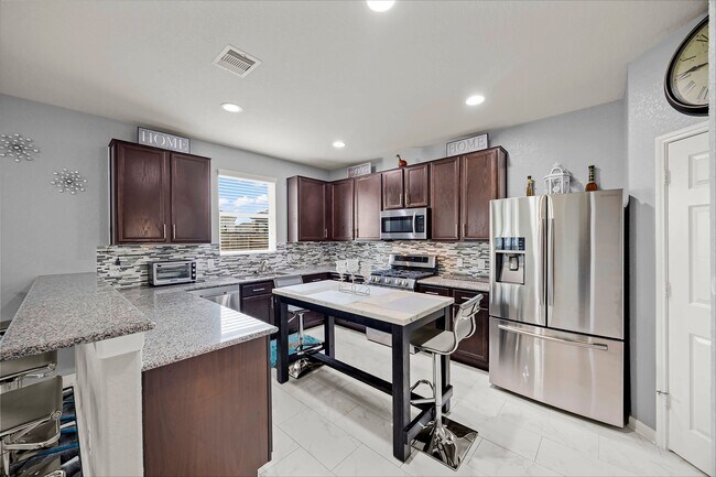 Building Photo - 15015 Hope Hills Ln