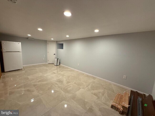 Building Photo - 56 N New Ardmore Ave